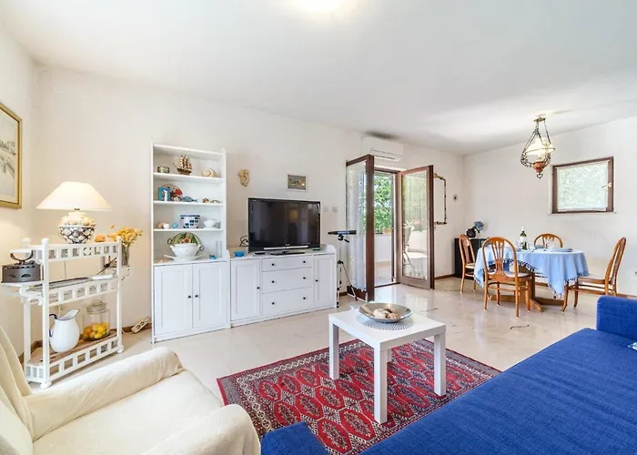 House With A Parking Space Sutivan, Brac - 23075 בית נופש סופטאר
