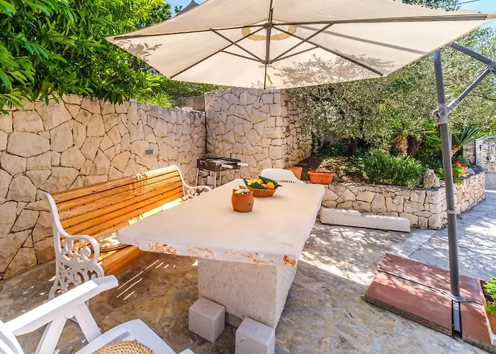 House With A Parking Space Sutivan, Brac - 23075 * סופטאר