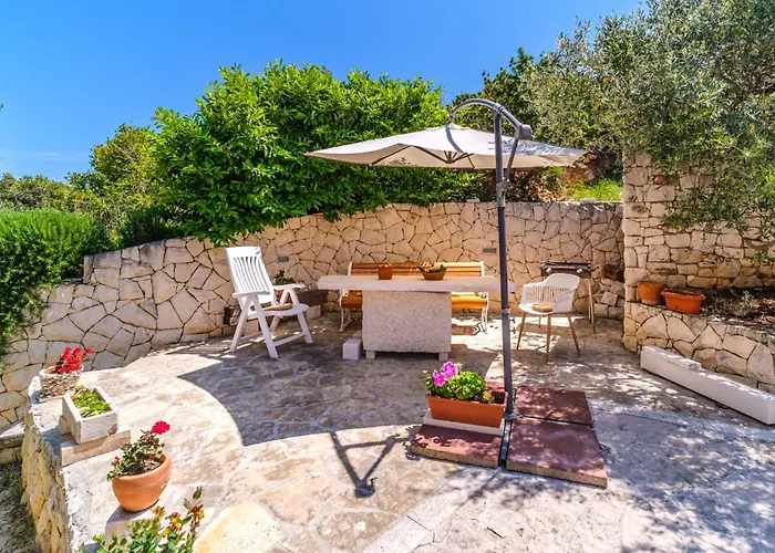 בית נופש House With A Parking Space Sutivan, Brac - 23075