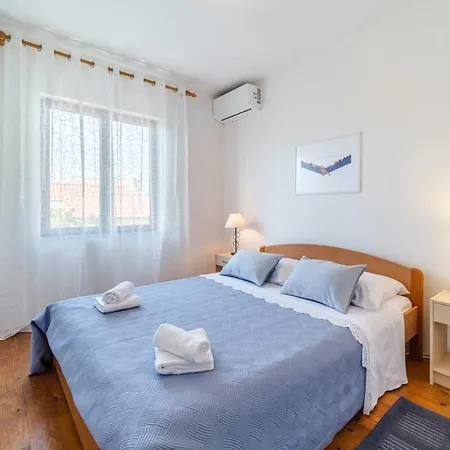 Σπίτι διακοπών House With A Parking Space Sutivan, Brac - 23075 Supetar