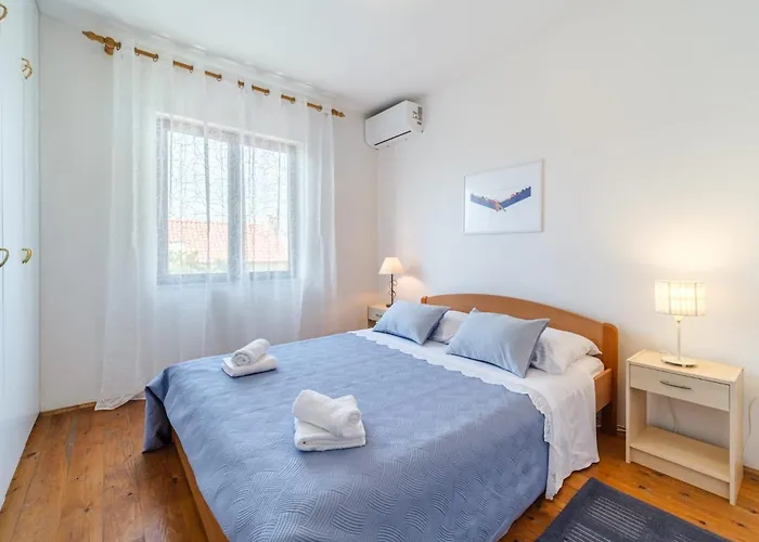 Vikendica House With A Parking Space Sutivan, Brac - 23075 Supetar